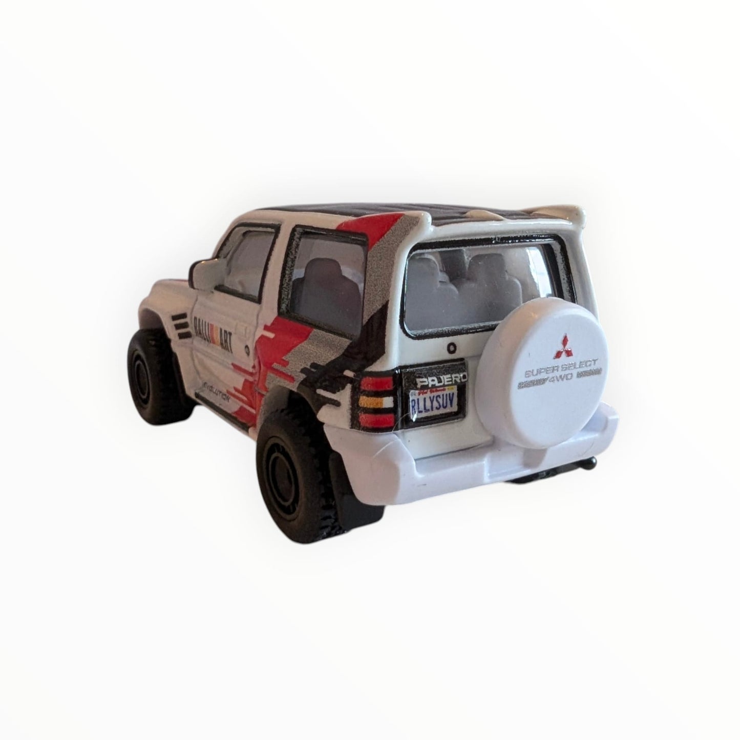 Hot Wheels Premium Boulevard #133 – Mitsubishi Pajero Evolution – Ralliart – Weiß/Rot – Real Riders – Full Metal Body – lose