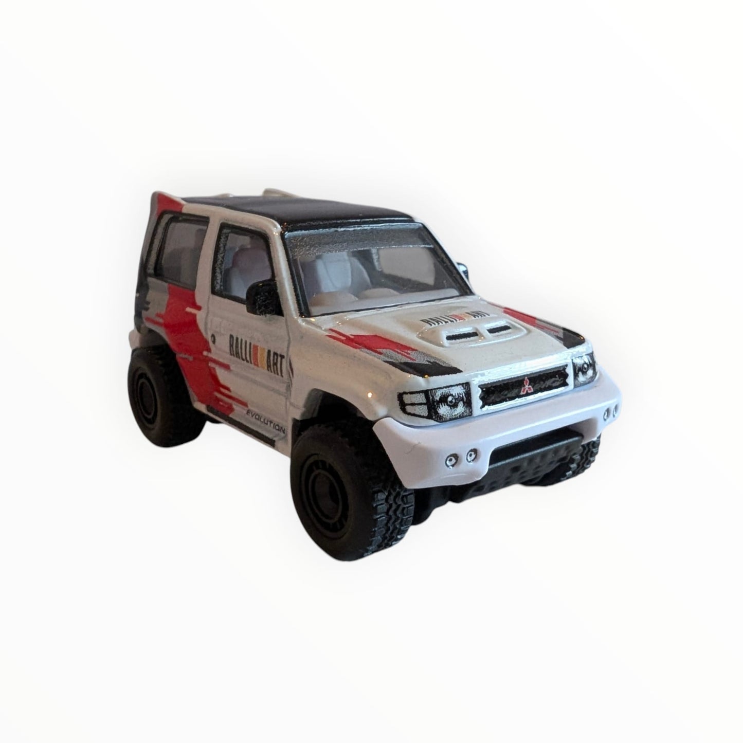 Hot Wheels Premium Boulevard #133 – Mitsubishi Pajero Evolution – Ralliart – Weiß/Rot – Real Riders – Full Metal Body – lose