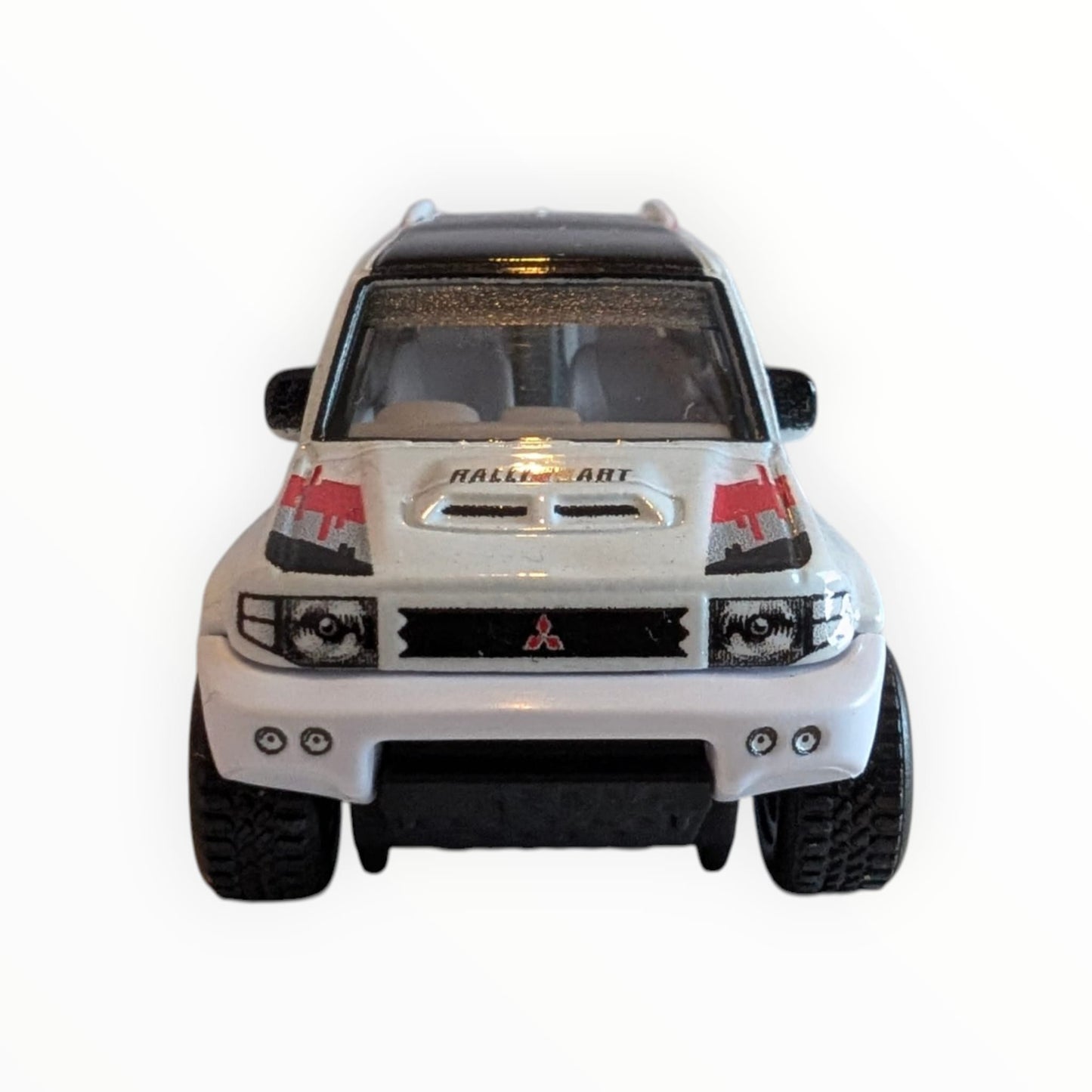 Hot Wheels Premium Boulevard #133 – Mitsubishi Pajero Evolution – Ralliart – Weiß/Rot – Real Riders – Full Metal Body – lose
