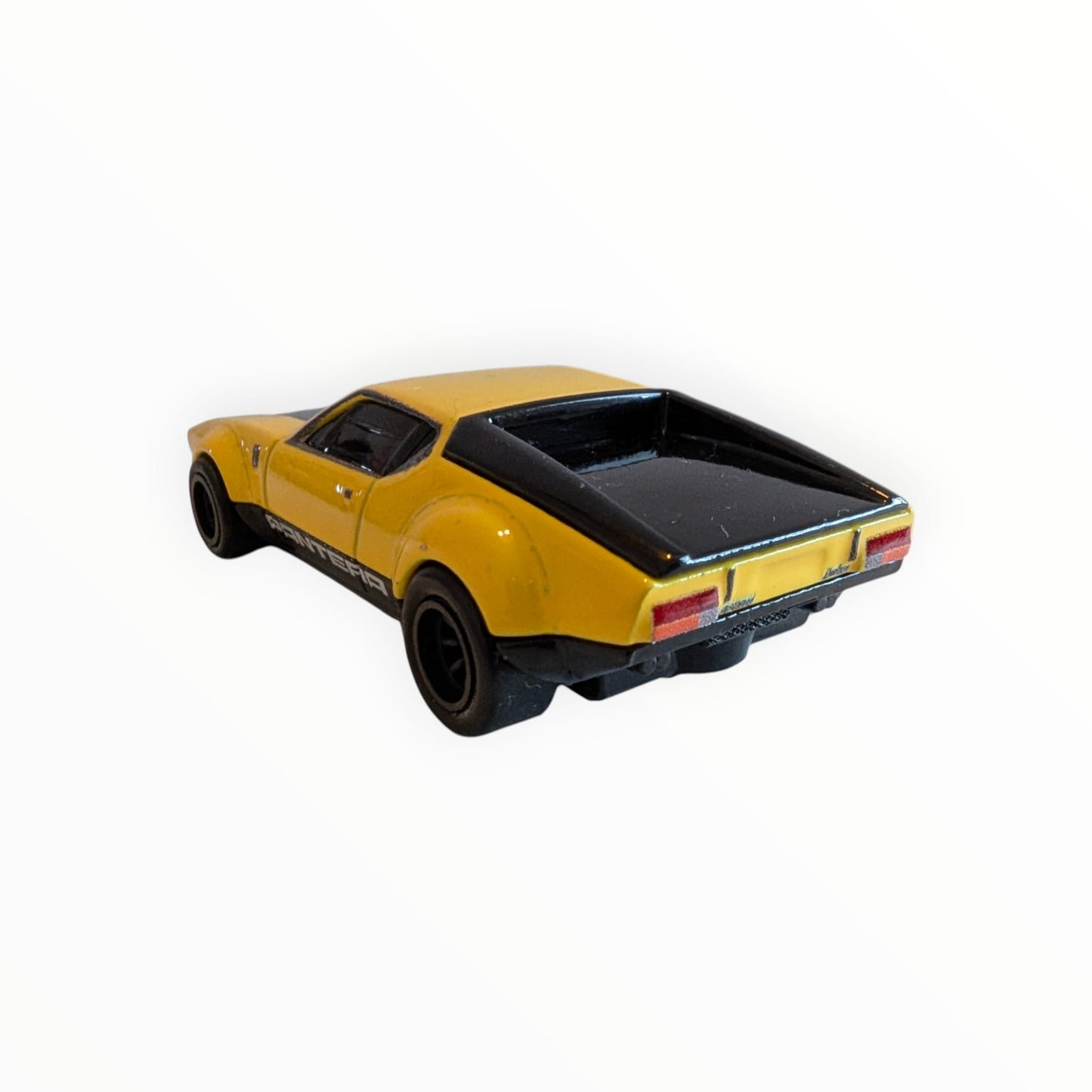 Hot Wheels Premium Boulevard #110 – De Tomaso Pantera Gruppo 4 – Gelb/Schwarz – Real Riders – Full Metal Body – lose