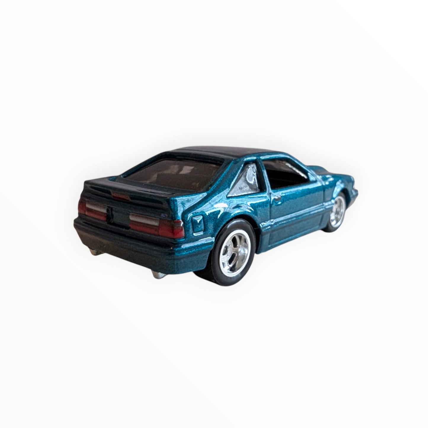 Hot Wheels Premium Fast & Furious – `92 Ford Mustang – Türkis/Blau-Metallic – Real Riders – Full Metal Body – lose