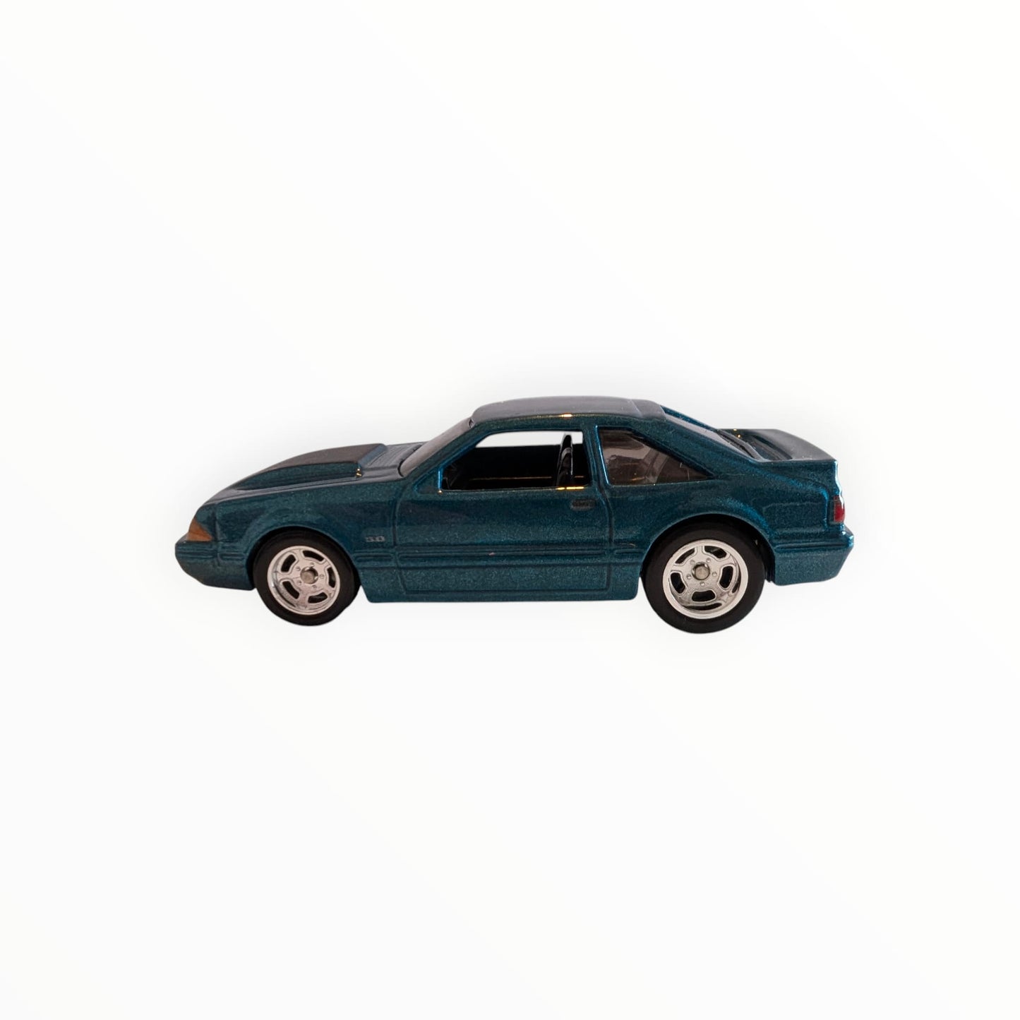 Hot Wheels Premium Fast & Furious – `92 Ford Mustang – Türkis/Blau-Metallic – Real Riders – Full Metal Body – lose