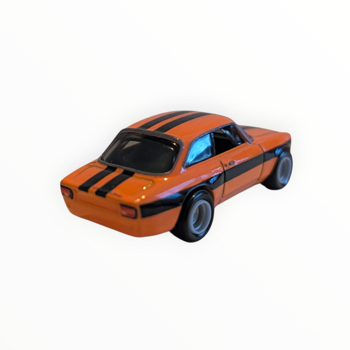 Hot Wheels Premium Alfa Romeo GTV6 3.0 – Car Culture World Tour – Real Riders – 1:64