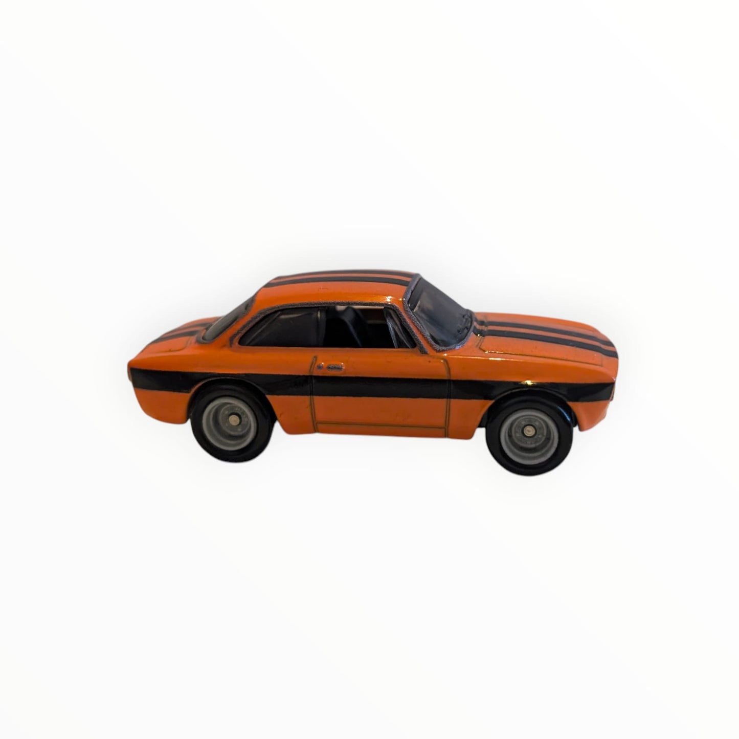 Hot Wheels Premium Alfa Romeo GTV6 3.0 – Car Culture World Tour – Real Riders – 1:64