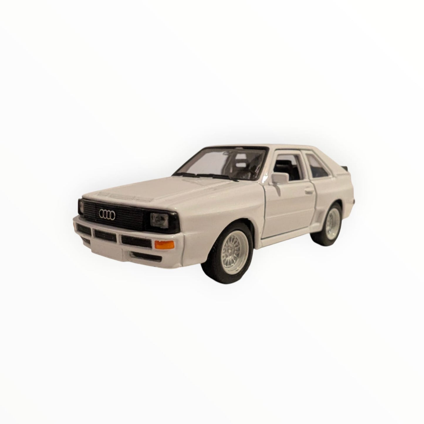 Welly Audi Sport quattro – weiß | 1:43 | Rückzugmotor | Neuware
