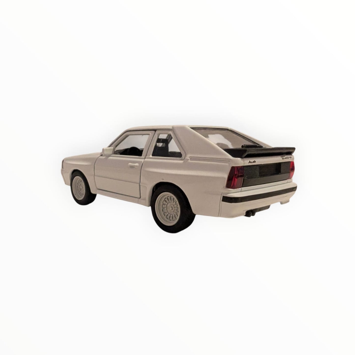 Welly Audi Sport quattro – weiß | 1:43 | Rückzugmotor | Neuware