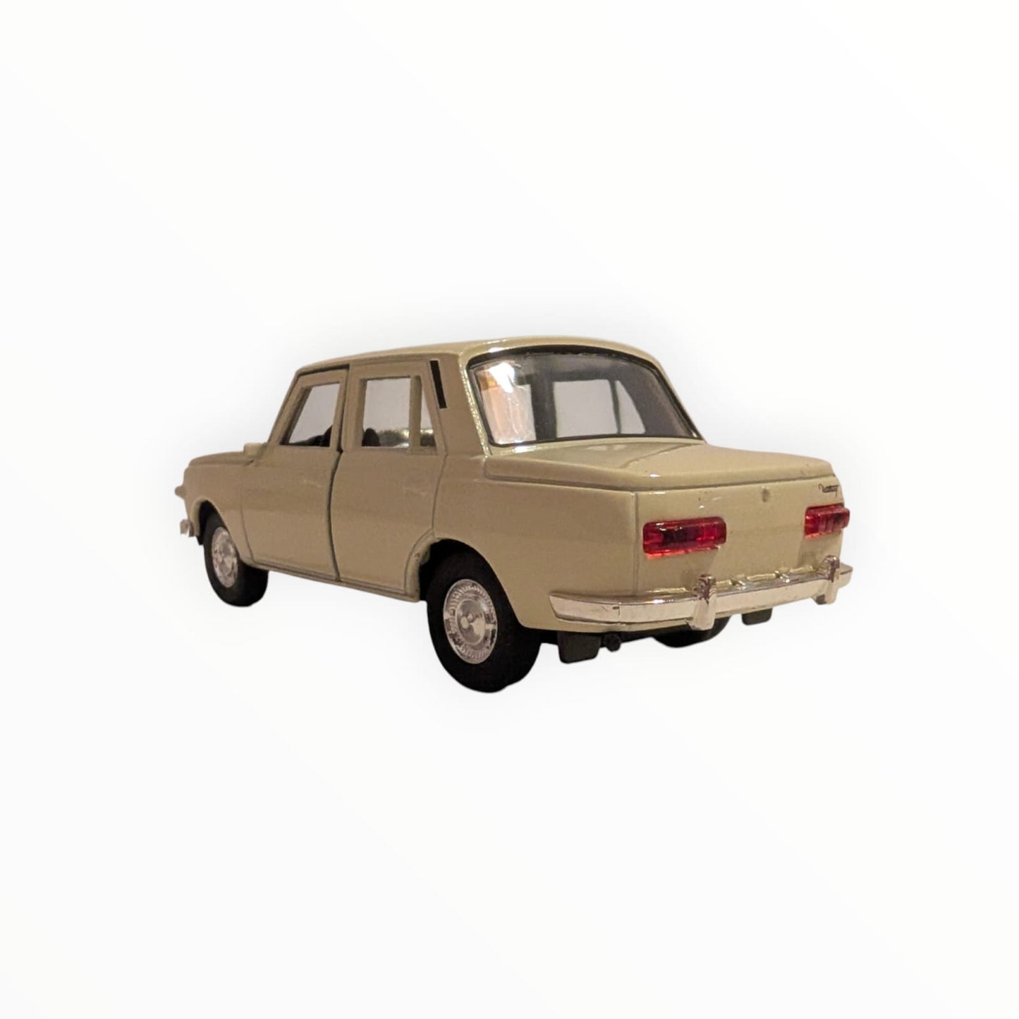 Welly Wartburg 353 – beige | 1:43 | Rückzugmotor | Neuware