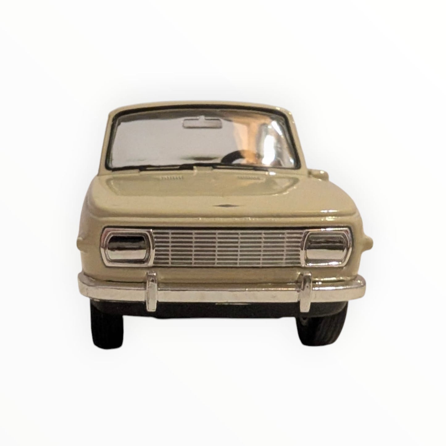 Welly Wartburg 353 – beige | 1:43 | Rückzugmotor | Neuware