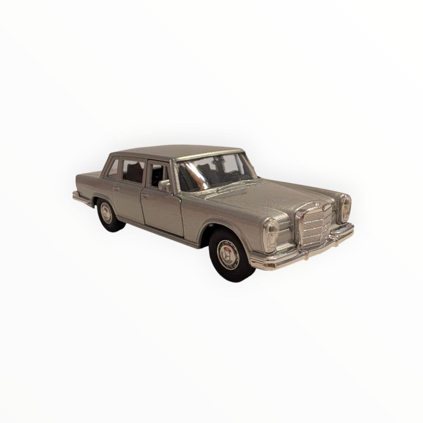 Welly Mercedes-Benz 600 Pullman – silber | 1:43 | Rückzugmotor | Neuware