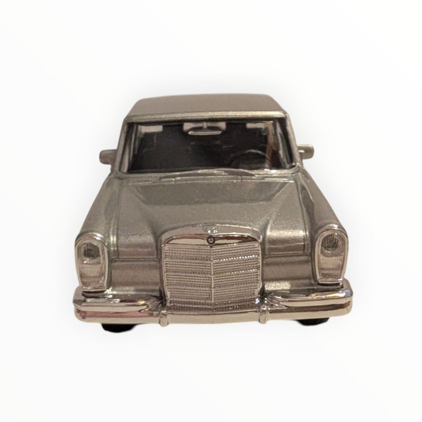 Welly Mercedes-Benz 600 Pullman – silber | 1:43 | Rückzugmotor | Neuware