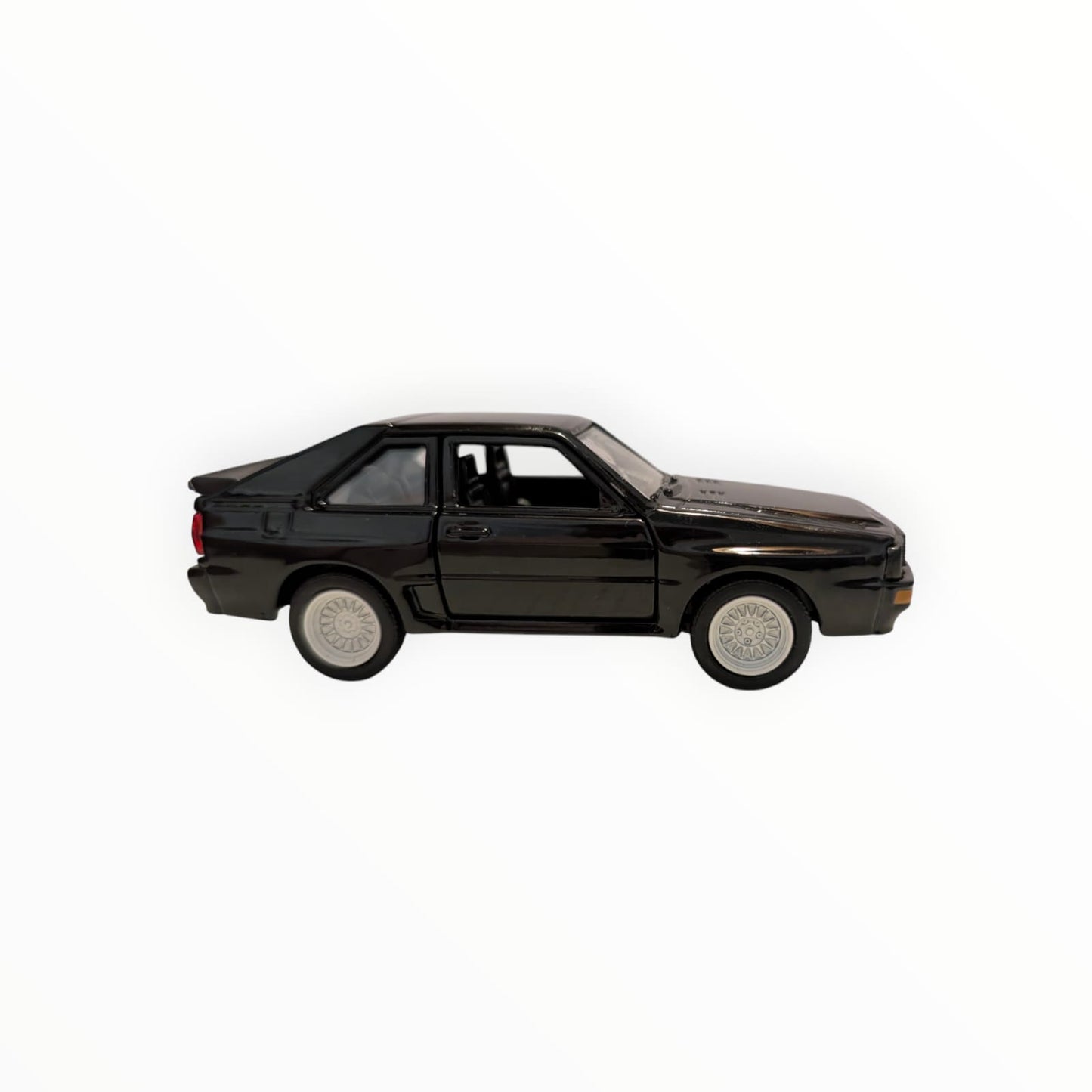 Welly Audi Sport quattro – schwarz | 1:43 | Rückzugmotor | Neuware