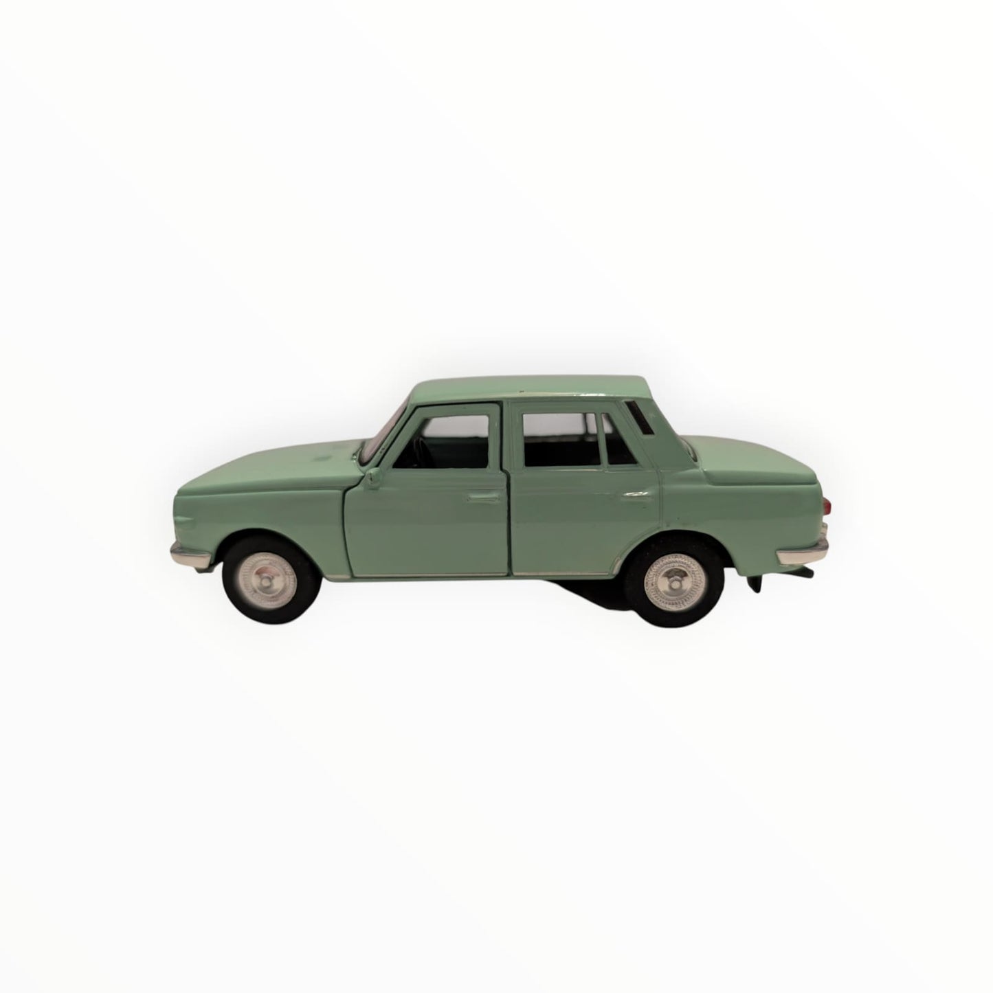 Welly Wartburg 353 – mintgrün | 1:43 | Rückzugmotor | Neuware