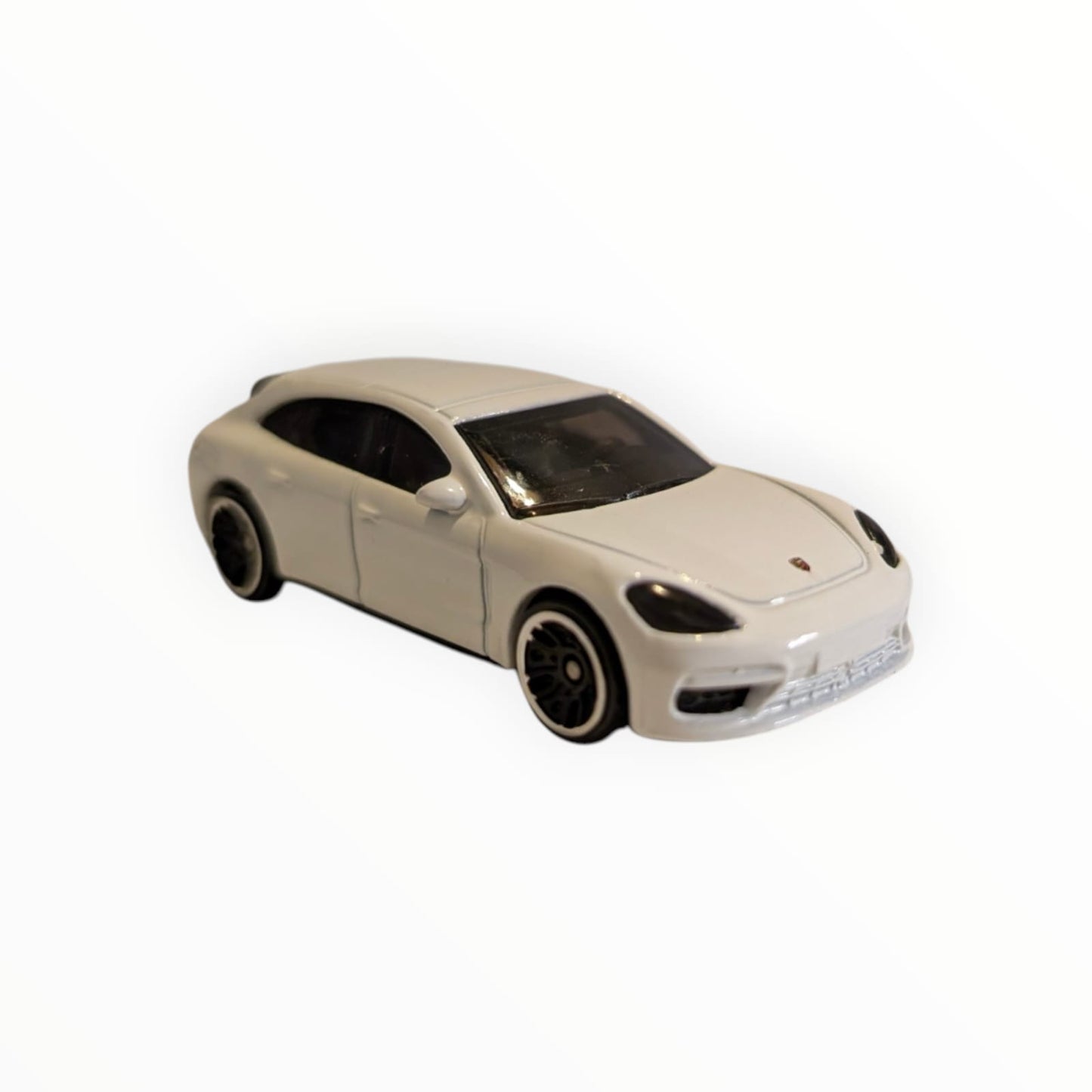 Hot Wheels Porsche Panamera Turbo S E-Hybrid Sport Turismo – weiß – lose – ca. 1:64