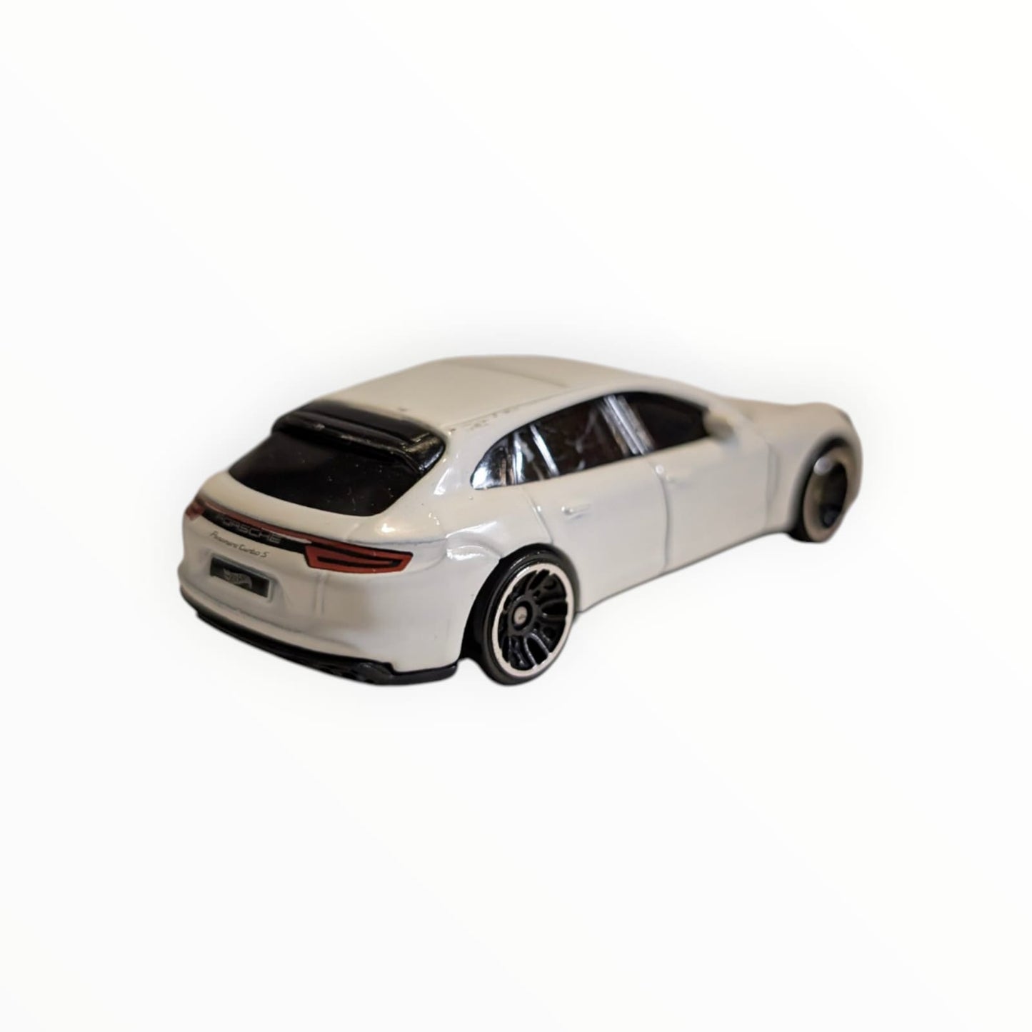 Hot Wheels Porsche Panamera Turbo S E-Hybrid Sport Turismo – weiß – lose – ca. 1:64