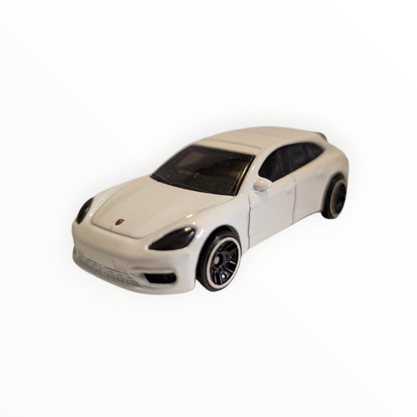 Hot Wheels Porsche Panamera Turbo S E-Hybrid Sport Turismo – weiß – lose – ca. 1:64