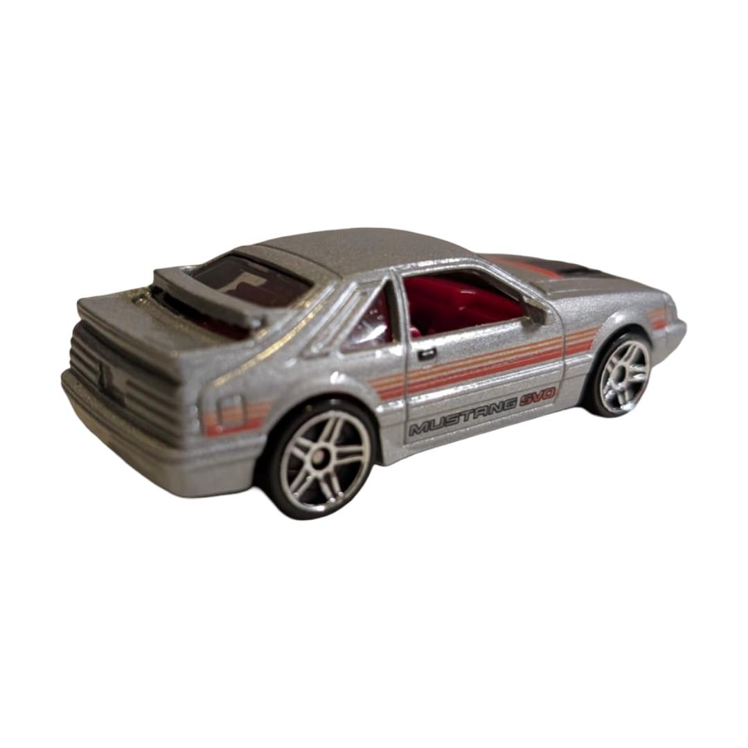 Hot Wheels 3er-Set Ford Mustang – Custom Mustang, Mustang SVO & Rennversion – lose ca. 1:64
