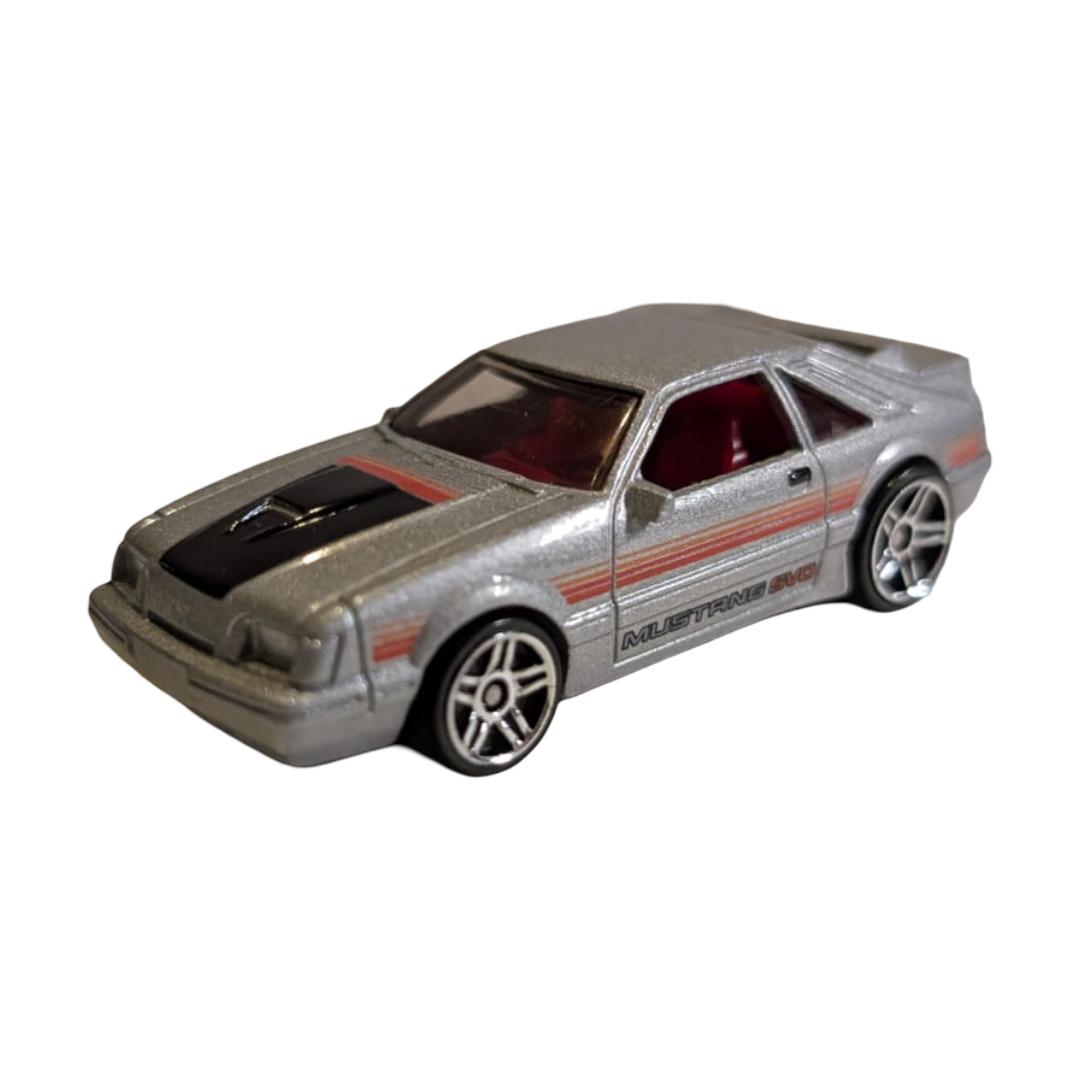 Hot Wheels 3er-Set Ford Mustang – Custom Mustang, Mustang SVO & Rennversion – lose ca. 1:64