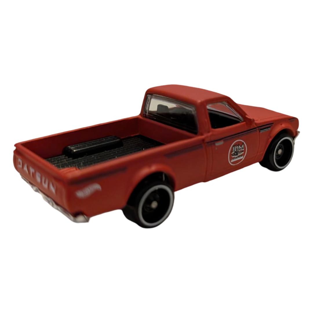 Hot Wheels Datsun 620 Pickup 3er-Set – Orange, Rot & Grün-Metallic – lose