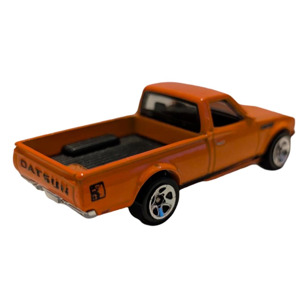 Hot Wheels Datsun 620 Pickup 3er-Set – Orange, Rot & Grün-Metallic – lose