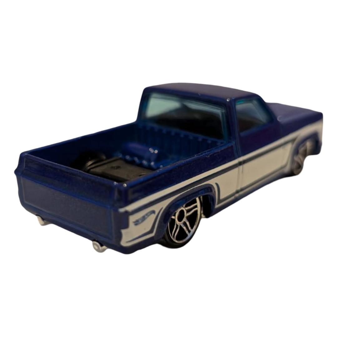 Hot Wheels ’83 Chevy Silverado 3er-Set – Custom Lowrider Pickups in Blau – lose