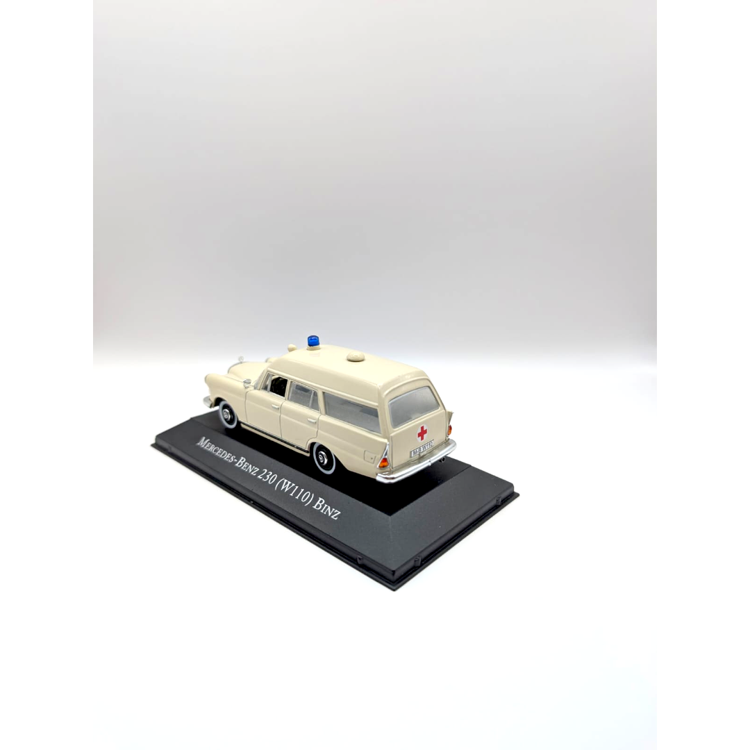 Atlas Mercedes-Benz 230 W110 Binz Krankenwagen Ambulance 1:43 mit OVP
